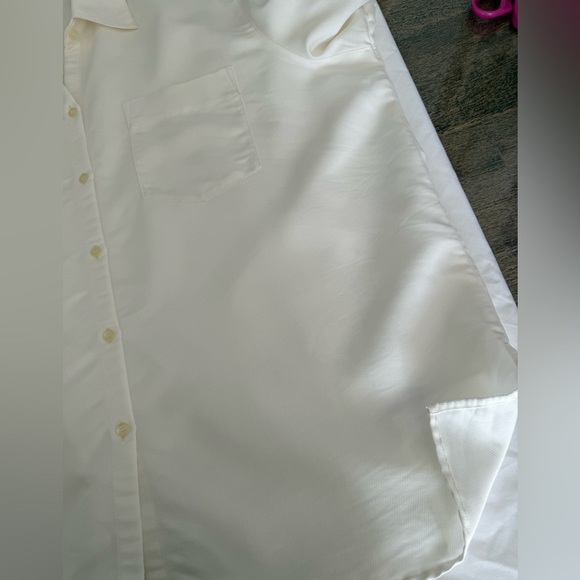 Liz Claiborne Cream-colored, long-sleeved button-down blouse, size 2X - Picture 9 of 10